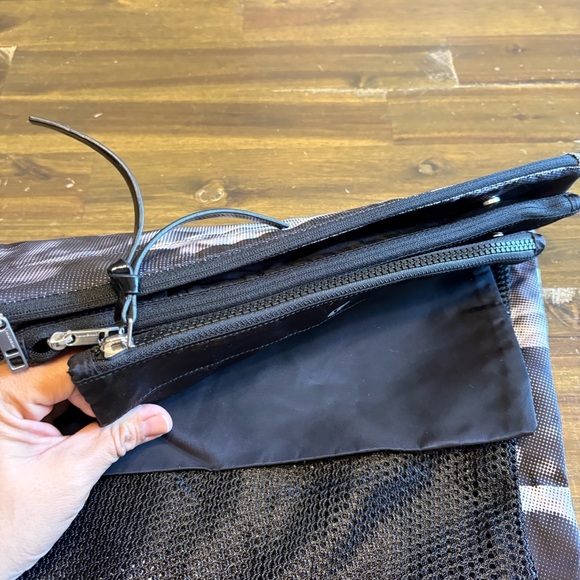 Lululemon HTF RARE Sweat Happens Liner Bags Set Bundle Mesh Pouch Black - Picture 2 of 7